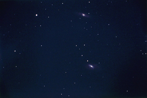 硫 M65 (NGC 3623)  硫 M66 (NGC 3627)