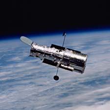 กล้องโทรทรรศน์อวกาศฮับเบิล จะปฏิบัติหน้าที่ต่อไปได้อีกอย่างน้อยถึงปี 2553 ก่อนที่จะปลดระวาง