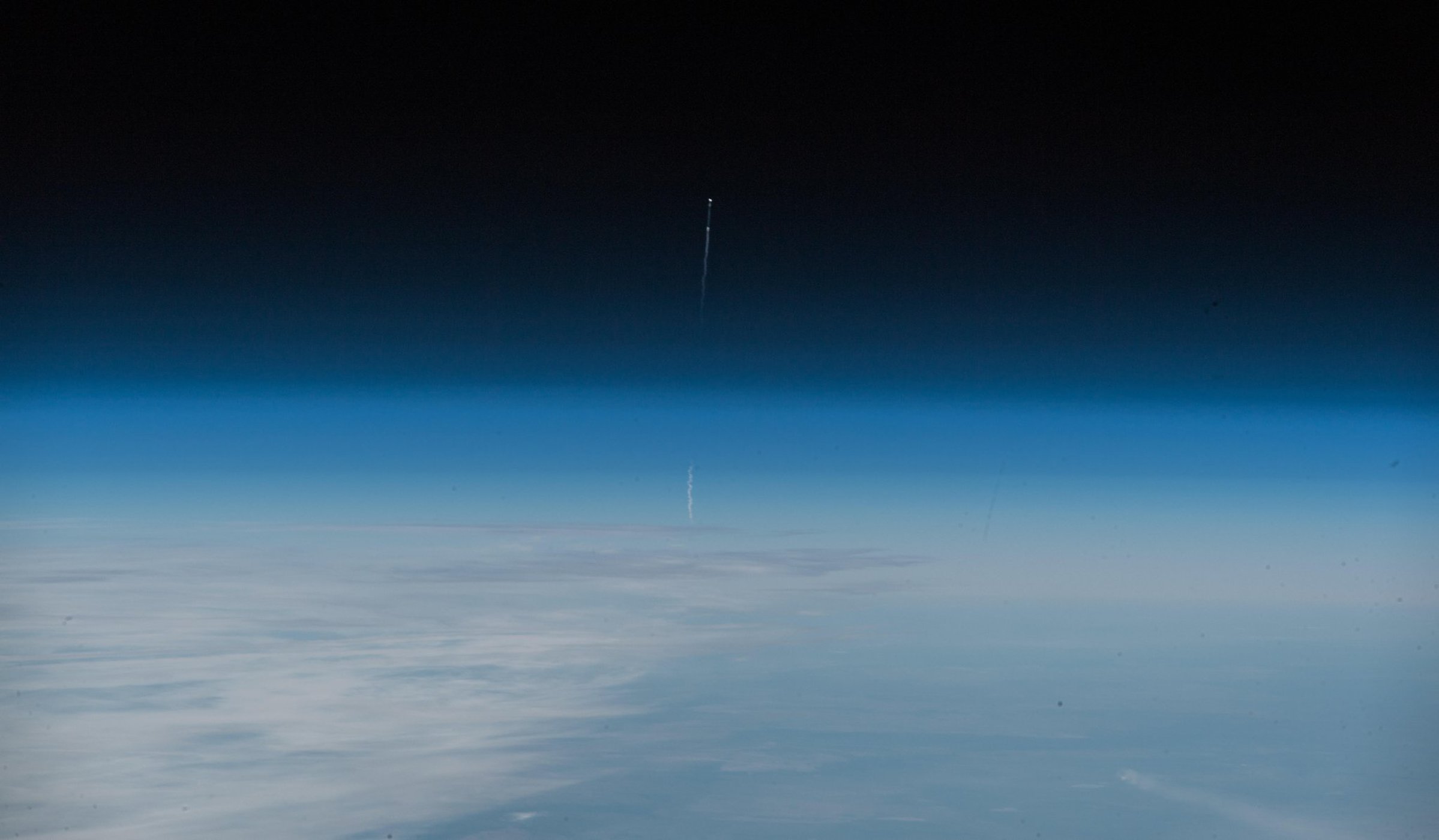ภาพการปล่อยจรวดโซยุซเมื่อวันที่ 11 ตุลาคม ถ่ายจากสถานีอวกาศนานาชาติ โดยอะเล็กซานเดอร์ เกิสต์ 