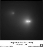 ภาพถ่ายดาวหางลีเนียร์เมื่อ 16 พ.ค. 2544 มองเห็นนิวเคลียสแตกออกเป็น 3 ชิ้น (ภาพจาก ESO)