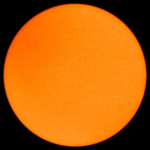 ภาพถ่ายดวงอาทิตย์เมื่อวันที่ 11 ตุลาคม 2547 ถ่ายโดยดาวเทียมโซโฮ ดวงอาทิตย์ทั้งดวงเกลี้ยงเกลาไม่มีจุดมืดเลยแม้แต่จุดเดียว